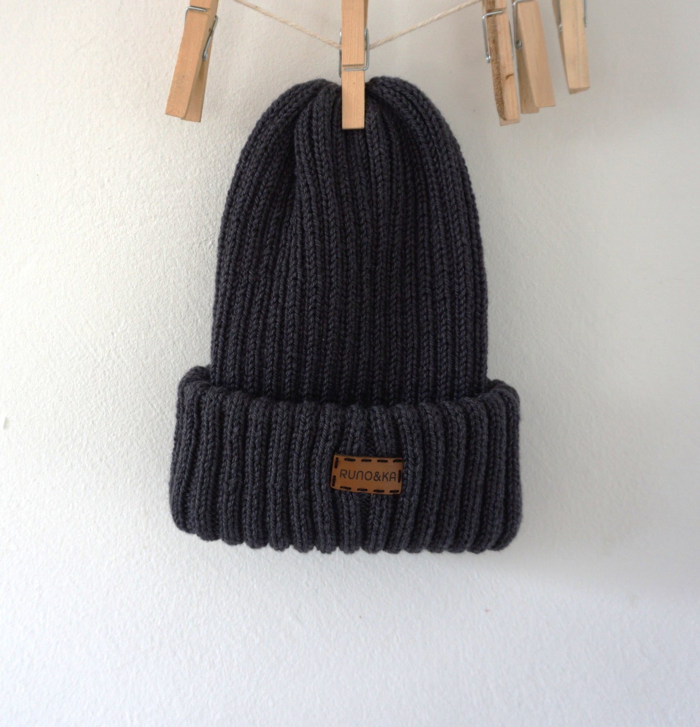 MERINOCOT Dark Grey Caciula Tricotată Manual